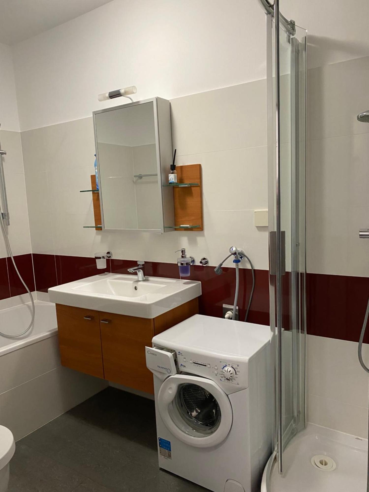 Apartment Grazbachgasse - Gratis Tiefgaragenplatz Buitenkant foto